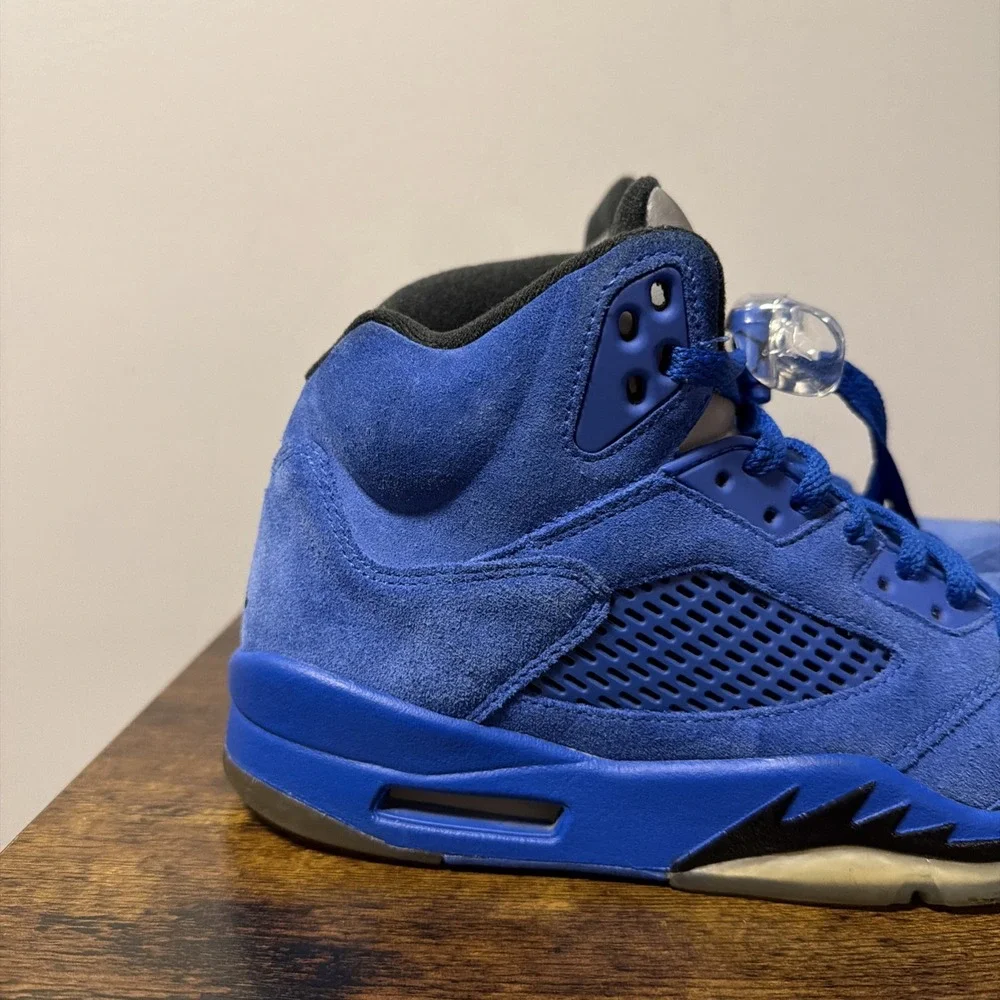 Air Jordan 5 Retro Men's Size 9 Blue Suede Athletic Mid-Trainer Sneakers, USED
